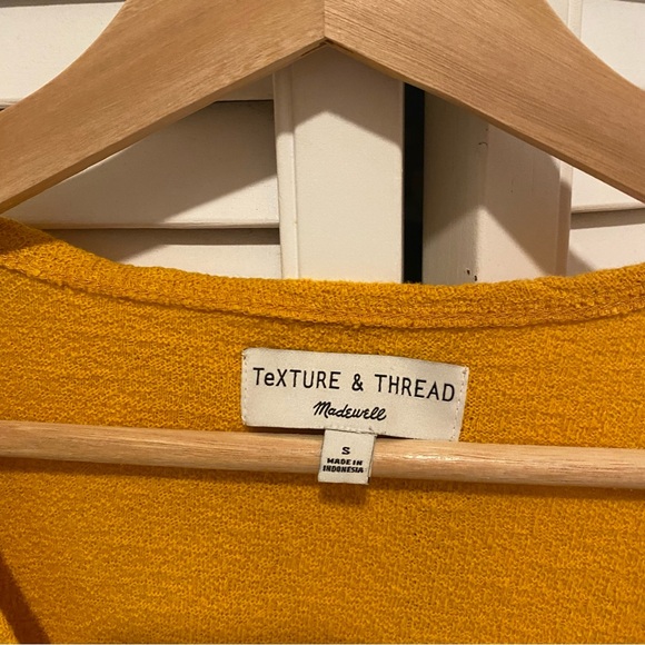 Texture and Thread Wrap Top - Picture 3 of 3